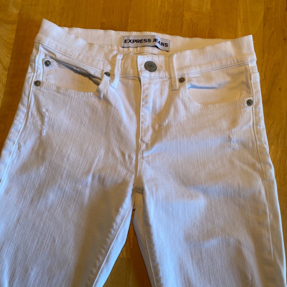 Mid Rise White Ripped Skinny Jeans - Picture 3 of 6